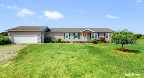 1424 66th St, Fennville, MI 49408-9229