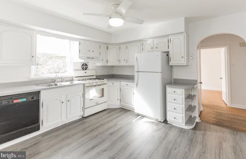 1302 High St, Haddon Heights NJ 08035-1843 exterior