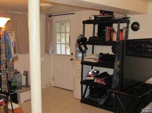 53 Hamilton Ave, Fairview NJ 07022-2040 exterior