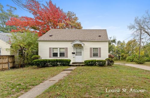 35 Maplewood Ave, Meskegon MI  49444-3045 exterior