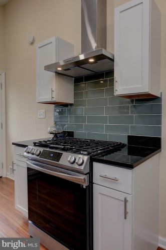 4513 Apple Tree Dr, Alexandria VA  22310-2901 exterior