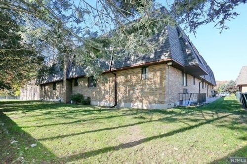 162 Diamond Bridge Ave, Paterson NJ 07506-1924 exterior