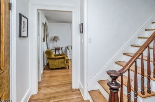 49 Leigh St, Clinton, NJ 08809-1348