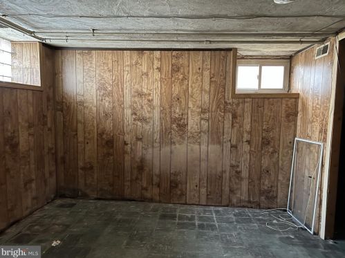 610 Longshore Ave, Philadelphia PA 19111-4423 exterior