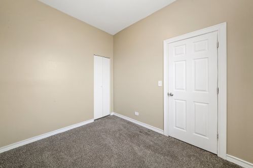 1338 Washtenaw Ave, Chicago IL 60645-3227 exterior