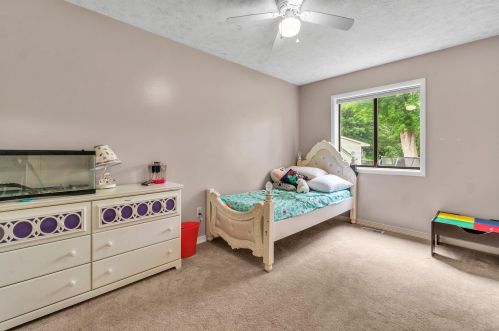 5942 Ln Casa Ct, Grand Rapids MI exterior