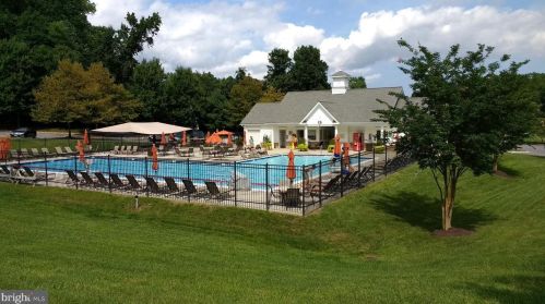 2305 Abby Rd, Edgewater MD 21037-2906 exterior