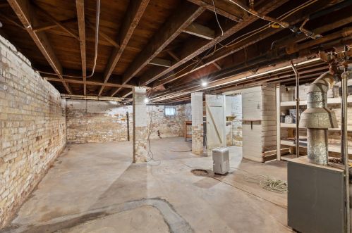 1527 30th St, Milwaukee WI  53208-2405 exterior