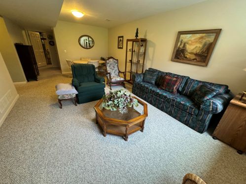 1167 Kensington St, Grand Rapids MI 49534-2174 exterior