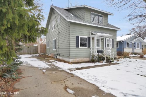 2508 Sharon Ave, Wyoming, MI