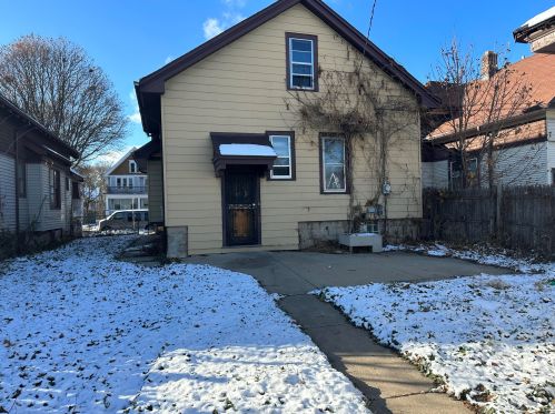 2952 40th St, Milwaukee WI  53210-1808 exterior
