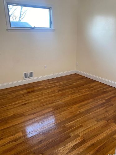 32 Elm St, Central Islip NY  11722-4145 exterior