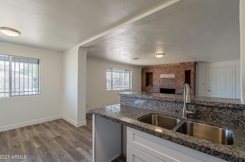 802 31st St, Phoenix AZ 85016-5072 exterior