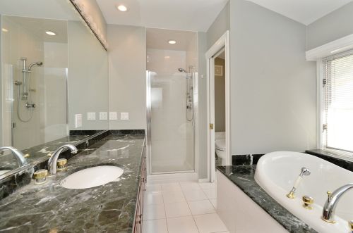 1656 Dayton St, Chicago IL 60614-3611 exterior