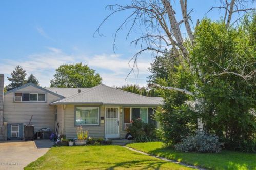 807 26 Ave, Yakima WA  98902-1106 exterior