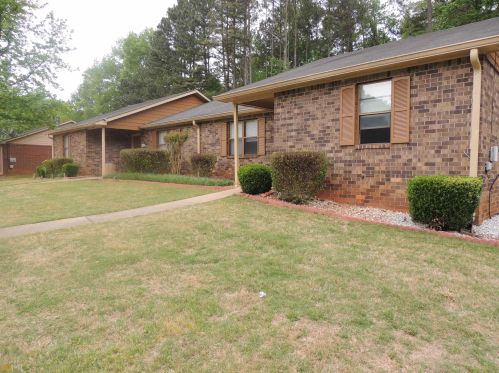 3066 Sarah Lou Dr, Lithonia GA  30078-5747 exterior