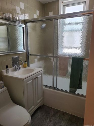 2879 Dill Pl, Bronx NY 10465-2419 exterior