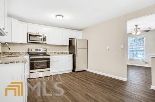 2330 Dorsey Ave, Atlanta GA  30344-2250 exterior