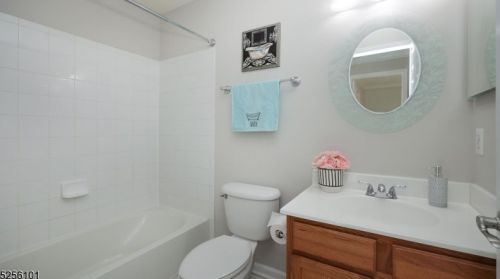 406 Donato Cir, Scotch Plains NJ 07076-1068 exterior