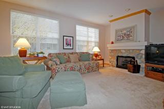 553 Pheasant Trl, Saint Charles IL  60174-8845 exterior