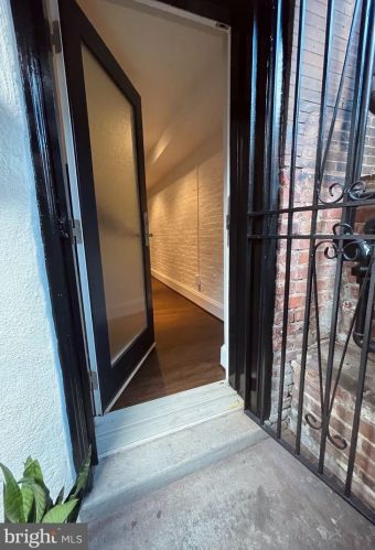 1821 Swann St, Washington DC  20009-5687 exterior