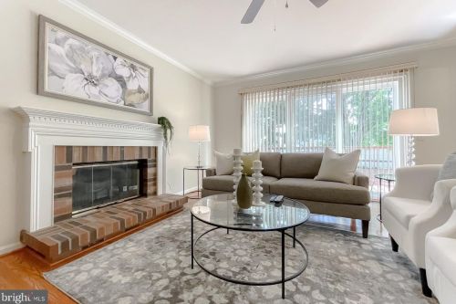 900 Chatsworth Dr, Accokeek MD 20607-2056 exterior