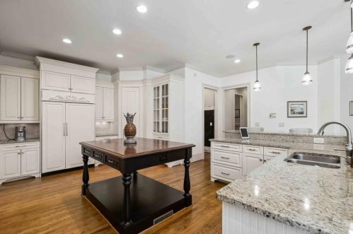 4968 Long Is Dr, Atlanta GA 30327-4904 exterior