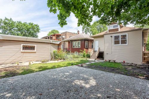 6756 Prairie Ave, Chicago IL  60637-4033 exterior