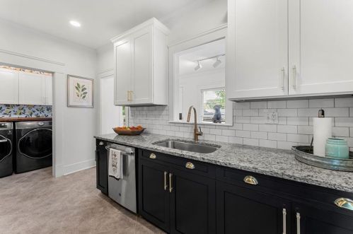 772 Holmes St, Atlanta GA 30318-7621 exterior