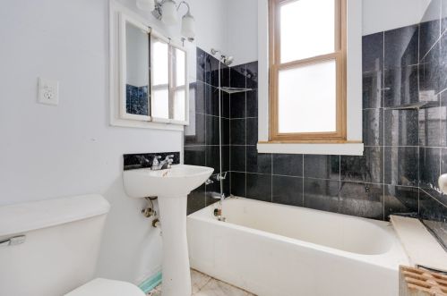 4755 Lotus Ave, Chicago IL 60641-4815 exterior