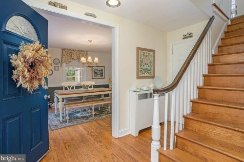 25 Myrtle Ave, Pittsburgh PA 19083-5706 exterior