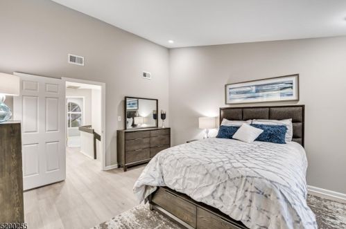 502 Park Pl, Springfield NJ  07081-3504 exterior