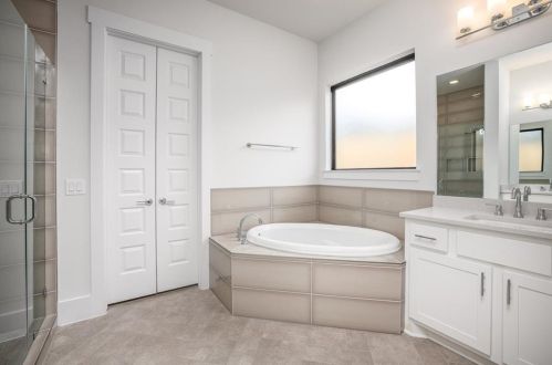 2011 Belford Dr, Austin TX 78757-8207 exterior