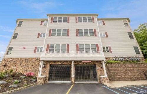 1203 Gatherings Dr, Paterson NJ 07508-1379 exterior