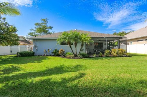 229 Mentor Dr, Naples FL 34110-1348 exterior