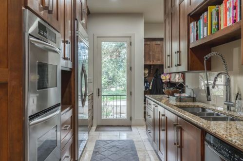 103 Costa Bella Cv, Austin TX exterior