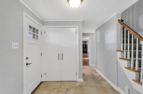 38 Carleton Dr, Pittsburgh, PA 15243-1314