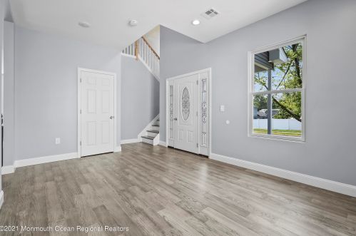 28 Twain Ave, Old Bridge NJ  08857-2110 exterior