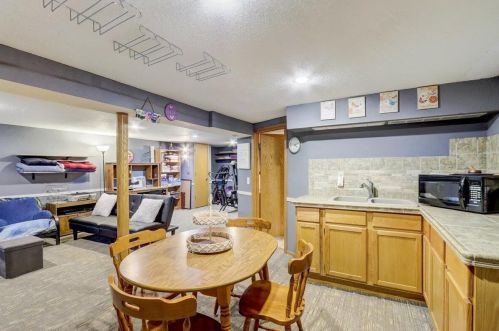 6342 Ohio Ave, Milwaukee WI  53219-4242 exterior