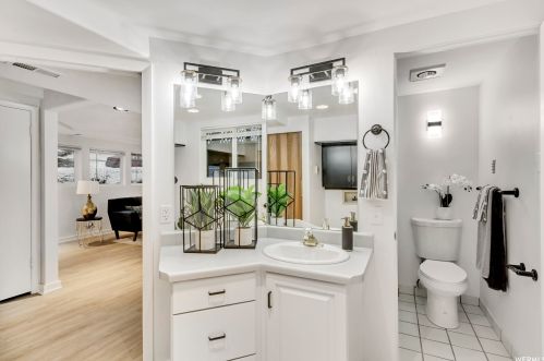 2197 Thistlewood Way, Sandy UT exterior