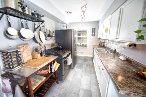 5581 Honey Creek Dr, Milwaukee WI  53221-4062 exterior