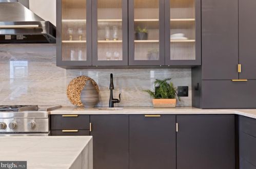 220 Prince St, Lancaster PA 17603-5878 exterior