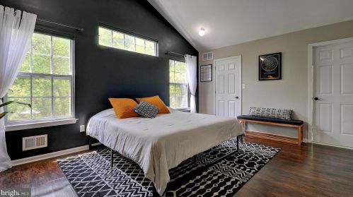 344 Freehold Rd, Jackson Twp NJ 08527-4632 exterior