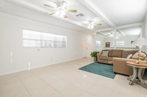 1219 Norfolk St, Tampa FL 33604-5031 exterior