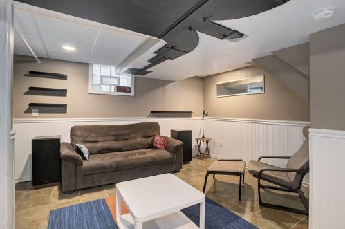 2617 Blackridge Ave, Pittsburgh PA 15235-4130 exterior