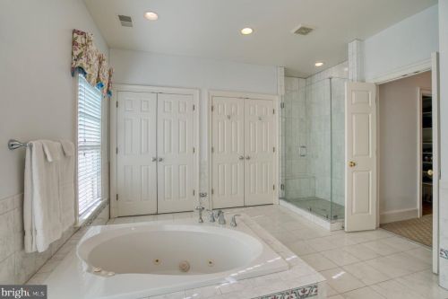 1613 Maddux Ln, Mc Lean VA 22101-3200 exterior