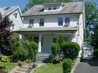 14 Manley Ter, Maplewood NJ  07040-3601 exterior