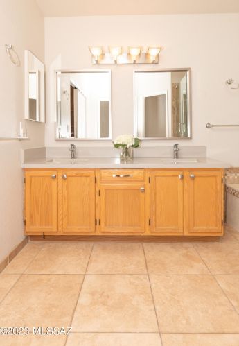 6125 Reliance Dr, Tucson AZ  85704-5326 exterior