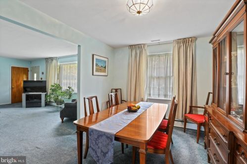 678 Allison Rd, Huntingdon Valley PA 19006-2905 exterior