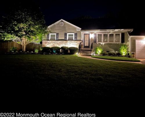 35 Arno St, Oakhurst NJ 07755-1002 exterior